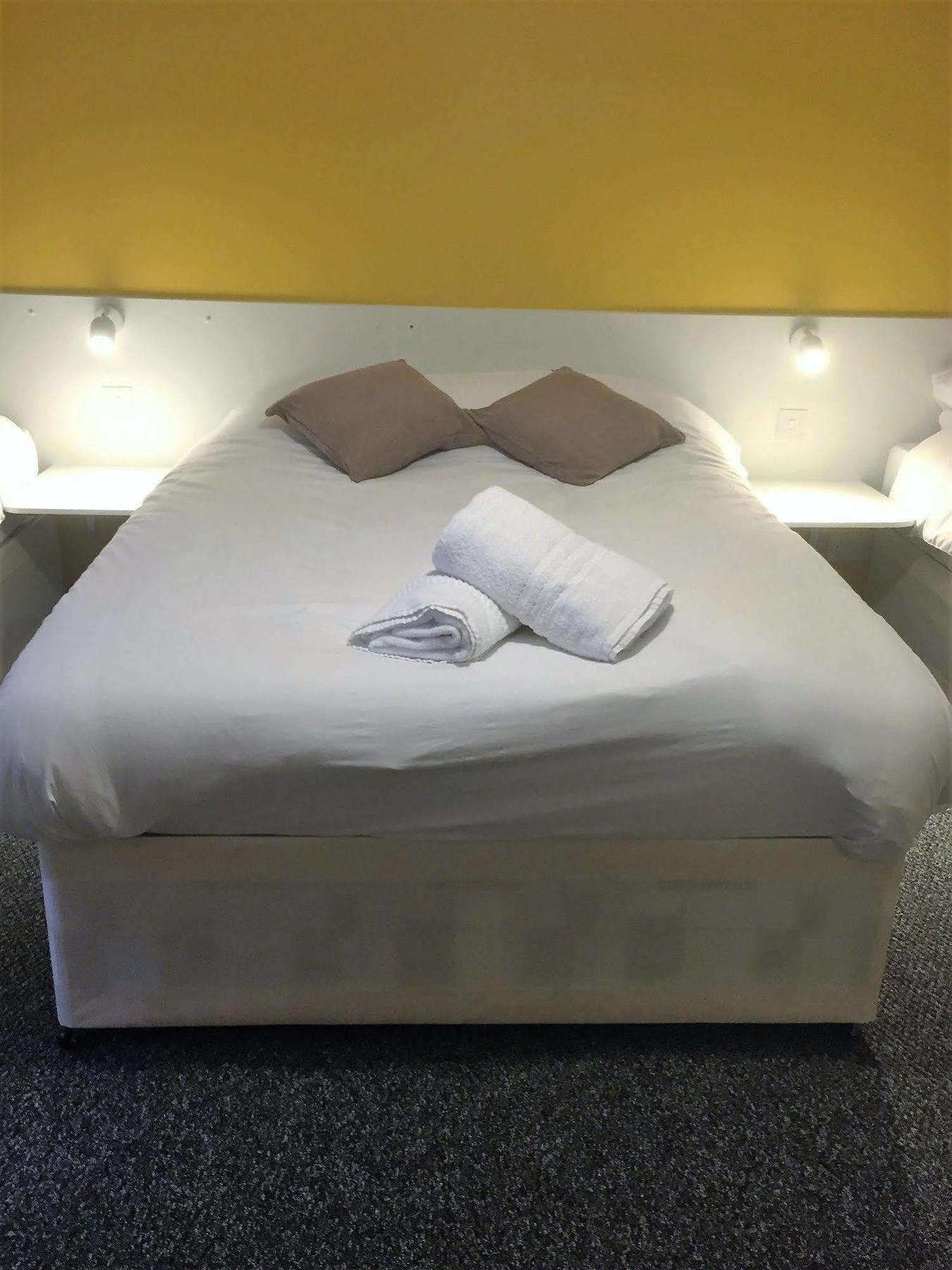 Mary Rose Inn Hotel Orpington Bagian luar foto